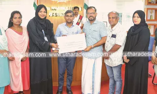 ദുരിതാശ്വാസനിധിയിലേക്ക് കാസര്‍കോട് നഗരസഭ അഞ്ചുലക്ഷം രൂപ കൈമാറി