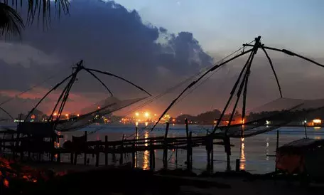 കൊച്ചിക്ക് ഇനി ഡബിള്‍ ഡക്കര്‍ അഴക്..    സായാഹ്ന കാഴ്ചകള്‍ കാണാം മതിവരുവോളം..