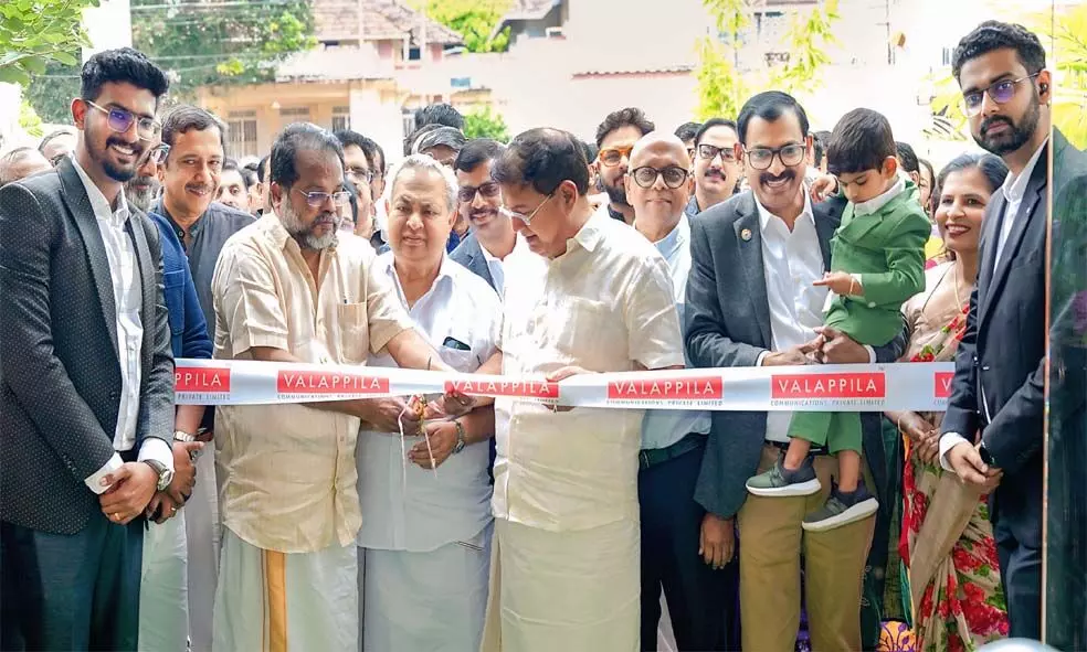 വളപ്പില കമ്മ്യൂണിക്കേഷന്‍സിന്റെ വളര്‍ച്ചയില്‍ പുതിയ നാഴികക്കല്ലായി കോര്‍പറേറ്റ് ഓഫീസ്  തൃശൂരില്‍ ഉദ്ഘാടനം ചെയ്തു