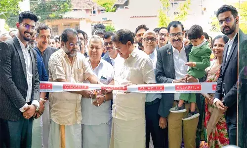 വളപ്പില കമ്മ്യൂണിക്കേഷന്സിന്റെ വളര്ച്ചയില് പുതിയ നാഴികക്കല്ലായി കോര്പറേറ്റ് ഓഫീസ്  തൃശൂരില് ഉദ്ഘാടനം ചെയ്തു വളപ്പില കമ്മ്യൂണിക്കേഷന്സിന്റെ വളര്ച്ചയില് പുതിയ നാഴികക്കല്ലായി കോര്പറേറ്റ് ഓഫീസ്  തൃശൂരില് ഉദ്ഘാടനം ചെയ്തു