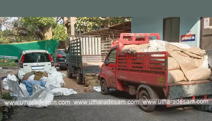 രണ്ട് വാഹനങ്ങളില്‍ കടത്തിക്കൊണ്ടുവന്ന 15 ലക്ഷത്തോളം രൂപയുടെ പുകയില ഉല്‍പ്പന്നങ്ങള്‍ പിടിച്ചു; രണ്ടുപേര്‍ കസ്റ്റഡിയില്‍