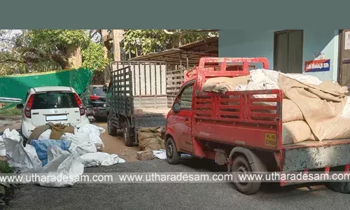 രണ്ട് വാഹനങ്ങളില്‍ കടത്തിക്കൊണ്ടുവന്ന 15 ലക്ഷത്തോളം രൂപയുടെ പുകയില ഉല്‍പ്പന്നങ്ങള്‍ പിടിച്ചു; രണ്ടുപേര്‍ കസ്റ്റഡിയില്‍