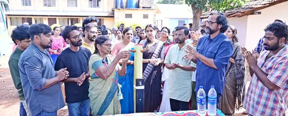 നിറങ്ങളാല്‍ പ്രതിഷേധവും പ്രതിരോധവുമായി എകരം ചിത്ര പ്രദര്‍ശനം