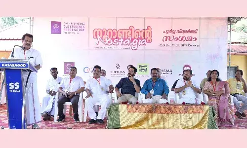 നൂറ്റാണ്ടിന്റെ നൊസ്റ്റാള്‍ജിയ; ഓര്‍മ്മകളിലൂടെ തിരിഞ്ഞുനടന്ന് പൂര്‍വ്വവിദ്യാര്‍ത്ഥി കുടുംബസംഗമം