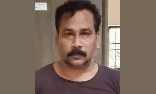 ഓട്ടോയില് കടത്തിയ 17.28 ലീറ്റര് മദ്യവുമായി യുവാവ് അറസ്റ്റില് ഓട്ടോയില് കടത്തിയ 17.28 ലീറ്റര് മദ്യവുമായി യുവാവ് അറസ്റ്റില്