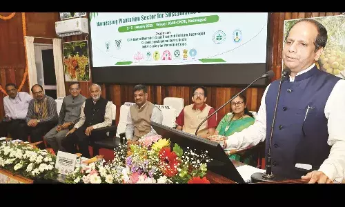 കാര്ഷിക സമൃദ്ധിക്കായി ശാസ്ത്ര, സാങ്കേതിക വിദ്യകള് ഉപയോഗിക്കണം-ഡോ. ഹിമാന്ഷു പഥക് കാര്ഷിക സമൃദ്ധിക്കായി ശാസ്ത്ര, സാങ്കേതിക വിദ്യകള് ഉപയോഗിക്കണം-ഡോ. ഹിമാന്ഷു പഥക്