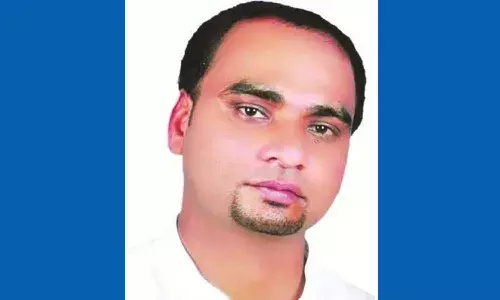 പിതാവിനെ കൊലപ്പെടുത്തിയ കേസില് പ്രതിയായ യുവാവ് കിണറിന്റെ കപ്പിയില് തൂങ്ങിമരിച്ച നിലയില് പിതാവിനെ കൊലപ്പെടുത്തിയ കേസില് പ്രതിയായ യുവാവ് കിണറിന്റെ കപ്പിയില് തൂങ്ങിമരിച്ച നിലയില്