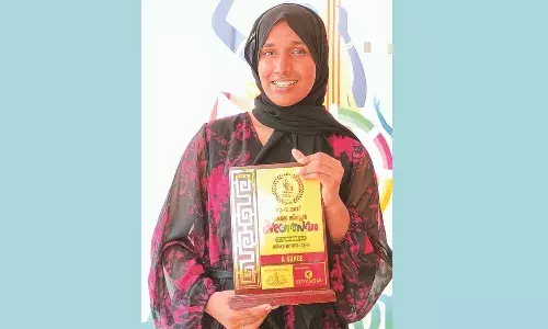 ഉര്ദു പദ്യം ചൊല്ലലിലും എ ഗ്രേഡ് നേടി നിഹിലാ കുരിക്കള് ഉര്ദു പദ്യം ചൊല്ലലിലും എ ഗ്രേഡ് നേടി നിഹിലാ കുരിക്കള്