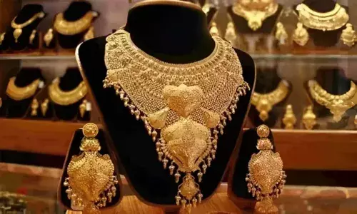 കുതിപ്പിന് സ്റ്റോപ്പ്; സ്വര്ണവില കുറഞ്ഞു; പവന് 58,640 കുതിപ്പിന് സ്റ്റോപ്പ്; സ്വര്ണവില കുറഞ്ഞു; പവന് 58,640