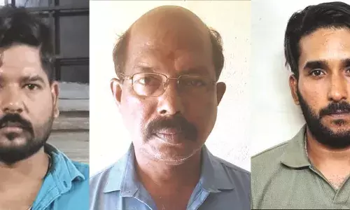 എക്സൈസ് പരിശോധനയില് മദ്യവും കഞ്ചാവും പിടിച്ചു എക്സൈസ് പരിശോധനയില് മദ്യവും കഞ്ചാവും പിടിച്ചു