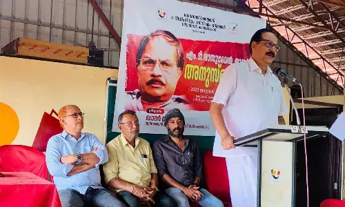 എം.ടി വേറിട്ട സംവേദന ക്ഷമത രൂപീകരിച്ച എഴുത്തുകാരന് -ഡോ. ഖാദര് മാങ്ങാട് എം.ടി വേറിട്ട സംവേദന ക്ഷമത രൂപീകരിച്ച എഴുത്തുകാരന് -ഡോ. ഖാദര് മാങ്ങാട്