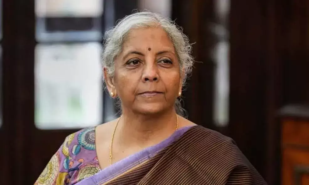 കേന്ദ്ര ബജറ്റിനൊപ്പം ചരിത്രം കുറിച്ച് നിര്‍മലാ സീതാരാമന്‍