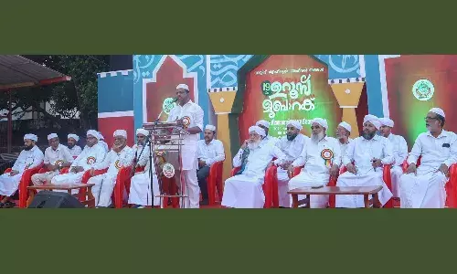 ത്വാഹിറുല് അഹ്ദല് ഉറൂസിന് കൊടിയുയര്ന്നു: മുഹിമ്മാത്ത് സനദ്ദാന സമ്മേളനം ഇന്ന് ത്വാഹിറുല് അഹ്ദല് ഉറൂസിന് കൊടിയുയര്ന്നു: മുഹിമ്മാത്ത് സനദ്ദാന സമ്മേളനം ഇന്ന്