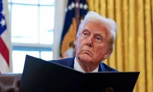 പ്ലാസ്റ്റിക്കിലേക്ക് ഉടന്‍ തിരികെ - പേപ്പര്‍ സ്‌ട്രോയില്‍ കലിപ്പനായി ട്രംപ്