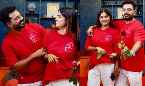 പ്രണയദിനത്തില് സസ്പെന്സ് പൊളിച്ച് ജിഷിന് മോഹനും അമേയ നായരും; വിവാഹനിശ്ചയം കഴിഞ്ഞു പ്രണയദിനത്തില് സസ്പെന്സ് പൊളിച്ച് ജിഷിന് മോഹനും അമേയ നായരും; വിവാഹനിശ്ചയം കഴിഞ്ഞു