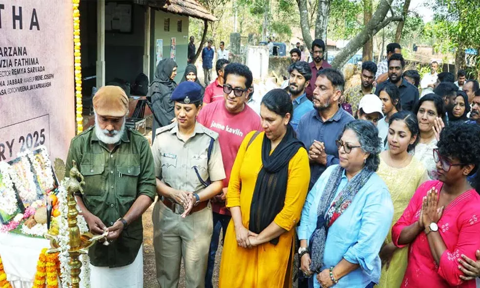 അണിയറയില് വനിതകള്: മുംതയുടെ ചിത്രീകരണം കാസര്കോട്ട് തുടങ്ങി: സംവിധാനം കാസര്കോട്ടുകാരി അണിയറയില് വനിതകള്: മുംതയുടെ ചിത്രീകരണം കാസര്കോട്ട് തുടങ്ങി: സംവിധാനം കാസര്കോട്ടുകാരി