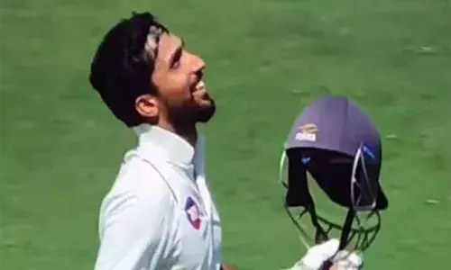 മുഹമ്മദ് അസഹറുദ്ദീന് സെഞ്ച്വറി: രഞ്ജി ട്രോഫിയില് ഗുജറാത്തിനെ വിറപ്പിച്ച് കേരളം മുഹമ്മദ് അസഹറുദ്ദീന് സെഞ്ച്വറി: രഞ്ജി ട്രോഫിയില് ഗുജറാത്തിനെ വിറപ്പിച്ച് കേരളം