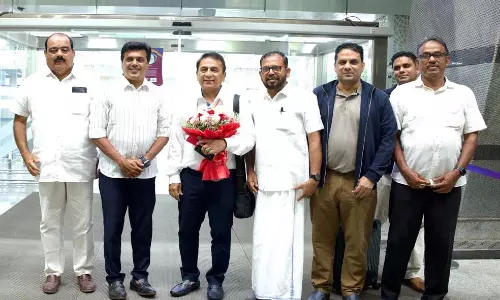 സുനില് ഗവാസ്കര് കാസര്കോട്ട്; ജില്ലയുടെ ക്രിക്കറ്റ് പെരുമ വാനോളം സുനില് ഗവാസ്കര് കാസര്കോട്ട്; ജില്ലയുടെ ക്രിക്കറ്റ് പെരുമ വാനോളം