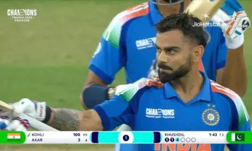 ചാമ്പ്യൻസ് ട്രോഫി: കോലി തിളക്കത്തിൽ ഇന്ത്യ സെമിയിലേക്ക് : പാകിസ്താനെ തോൽപ്പിച്ചു