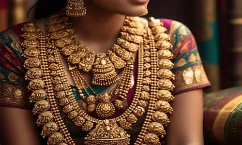 പൊന്ന് മുന്നേറ്റം.. റെക്കോര്ഡ് കടന്നു; പവന് 64600 പൊന്ന് മുന്നേറ്റം.. റെക്കോര്ഡ് കടന്നു; പവന് 64600