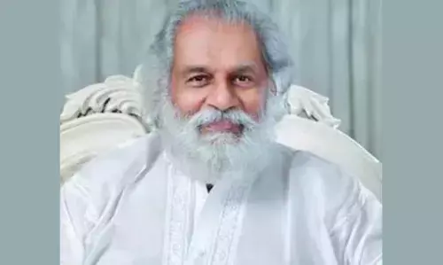 ഗാനഗന്ധര്വ്വന് ആശുപത്രിയിലെന്ന് പ്രചാരണം;യേശുദാസ് ആരോഗ്യവാന്: വാര്ത്തകള് നിഷേധിച്ച് കുടുംബം ഗാനഗന്ധര്വ്വന് ആശുപത്രിയിലെന്ന് പ്രചാരണം;യേശുദാസ് ആരോഗ്യവാന്: വാര്ത്തകള് നിഷേധിച്ച് കുടുംബം