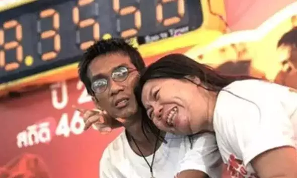 58 മണിക്കൂറും 35 മിനിറ്റും ചുംബിച്ചുകൊണ്ട് ഗിന്നസ് റെക്കോര്‍ഡ് നേടിയ ദമ്പതികള്‍ വേര്‍പിരിഞ്ഞു; വിശ്വസിക്കാനാകാതെ ആരാധകര്‍