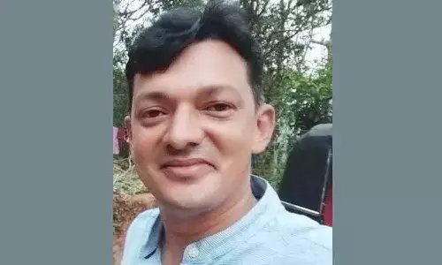 കോണ്ഗ്രസ് നേതാവിനൊപ്പം സെല്ഫി; എന്മകജെ പഞ്ചായത്ത് അംഗത്തെ സസ്പെണ്ട് ചെയ്ത് ബി.ജെ.പി കോണ്ഗ്രസ് നേതാവിനൊപ്പം സെല്ഫി; എന്മകജെ പഞ്ചായത്ത് അംഗത്തെ സസ്പെണ്ട് ചെയ്ത് ബി.ജെ.പി