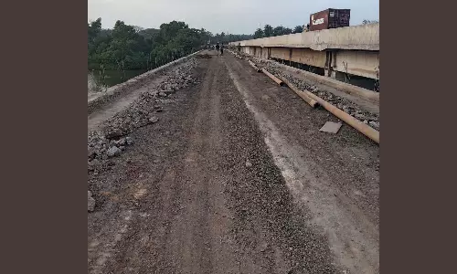 പാലങ്ങളിലെത്തുമ്പോള് ദേശീയപാത ചുരുങ്ങുന്നു; അപകടം തുടര്ക്കഥയാവുന്നതില് ആശങ്ക പാലങ്ങളിലെത്തുമ്പോള് ദേശീയപാത ചുരുങ്ങുന്നു; അപകടം തുടര്ക്കഥയാവുന്നതില് ആശങ്ക