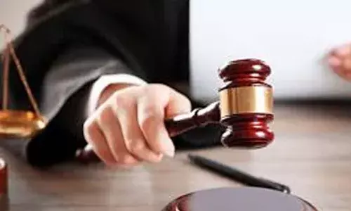 പുഴയില് പ്രവാസിയുടെ ദുരൂഹമരണം: ഭാര്യയുടെ ഹര്ജിയില് ഹൈക്കോടതി നോട്ടീസ് പുഴയില് പ്രവാസിയുടെ ദുരൂഹമരണം: ഭാര്യയുടെ ഹര്ജിയില് ഹൈക്കോടതി നോട്ടീസ്