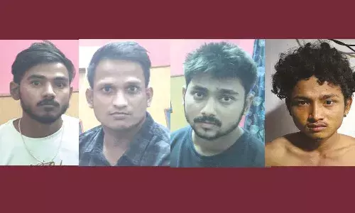 കളിത്തോക്ക് ചൂണ്ടി 10.20 ലക്ഷം രൂപ കവര്ന്നു; നാല് പേര് അറസ്റ്റില് കളിത്തോക്ക് ചൂണ്ടി 10.20 ലക്ഷം രൂപ കവര്ന്നു; നാല് പേര് അറസ്റ്റില്