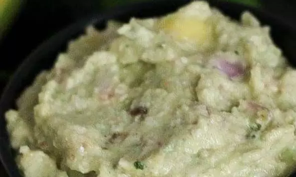 നാടന് രുചിയില് അമ്മിക്കല്ലില് അരച്ചെടുത്ത മാങ്ങാ ചമ്മന്തി; റസിപ്പി ഇതാ നാടന് രുചിയില് അമ്മിക്കല്ലില് അരച്ചെടുത്ത മാങ്ങാ ചമ്മന്തി; റസിപ്പി ഇതാ