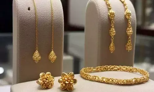 സ്വര്ണവിലയില് ഇടിവ്; വ്യത്യസ്ത നിരക്കുകള് രേഖപ്പെടുത്തി ഇരുസംഘടനകളും സ്വര്ണവിലയില് ഇടിവ്; വ്യത്യസ്ത നിരക്കുകള് രേഖപ്പെടുത്തി ഇരുസംഘടനകളും