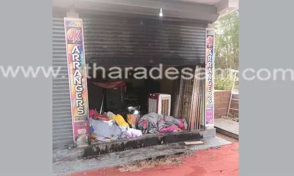 സിഗരറ്റും സോഡയും കടം നല്‍കാത്തതിന് കടക്ക് തീവെച്ച യുവാവിനെതിരെ കേസ്