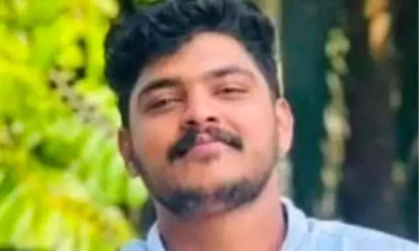 ബൈക്കില് മിനി വാന് ഇടിച്ചുണ്ടായ അപകടത്തില് യുവാവ് മരിച്ചു ബൈക്കില് മിനി വാന് ഇടിച്ചുണ്ടായ അപകടത്തില് യുവാവ് മരിച്ചു