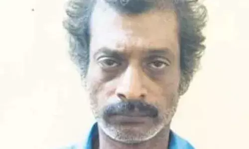 പ്രായപൂര്‍ത്തിയാകാത്ത പെണ്‍കുട്ടിയെ പീഡിപ്പിച്ചെന്ന കേസില്‍ റിമാണ്ടിലുള്ള പ്രതി മംഗളൂരു ജയിലില്‍ തൂങ്ങിമരിച്ച നിലയില്‍