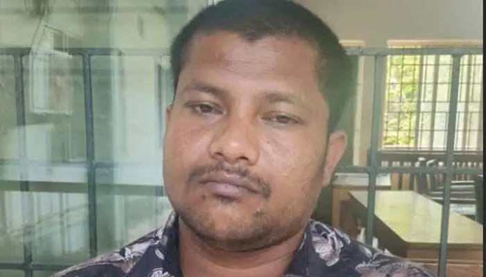 കന്യപ്പാടിയില് കടയിലെ സ്റ്റോക്ക് റൂം തീവെച്ച് നശിപ്പിച്ചെന്ന കേസിലെ പ്രതി അറസ്റ്റില്; അക്രമത്തിന് പിന്നില് സോഡയും സിഗരറ്റും കടം നല്കാത്തതിലെ വിരോധമെന്ന് പൊലീസ് കന്യപ്പാടിയില് കടയിലെ സ്റ്റോക്ക് റൂം തീവെച്ച് നശിപ്പിച്ചെന്ന കേസിലെ പ്രതി അറസ്റ്റില്; അക്രമത്തിന് പിന്നില് സോഡയും സിഗരറ്റും കടം നല്കാത്തതിലെ വിരോധമെന്ന് പൊലീസ്