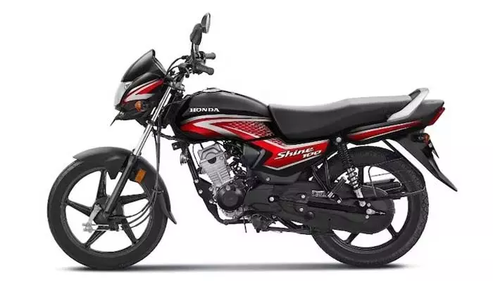 ആകര്ഷണീയമായ വിലയില് ഷൈന് 100 ന്റെ 2025 പതിപ്പ് പുറത്തിറക്കി ഹോണ്ട മോട്ടോര്സൈക്കിള് ആകര്ഷണീയമായ വിലയില് ഷൈന് 100 ന്റെ 2025 പതിപ്പ് പുറത്തിറക്കി ഹോണ്ട മോട്ടോര്സൈക്കിള്