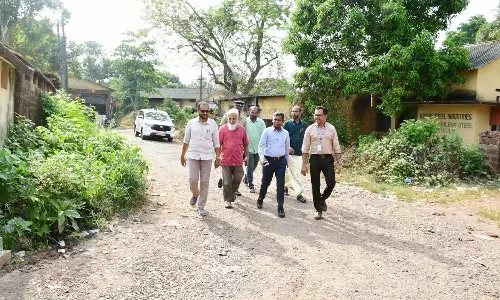 നമ്മടെ കാസ്രോഡ് ചര്ച്ച വഴിത്തിരിവായി; വിദ്യാനഗര് സിഡ്കോ എസ്റ്റേറ്റിന്റെ ശോചനീയാവസ്ഥ നേരിട്ടറിയാന് ജില്ലാ കലക്ടറെത്തി നമ്മടെ കാസ്രോഡ് ചര്ച്ച വഴിത്തിരിവായി; വിദ്യാനഗര് സിഡ്കോ എസ്റ്റേറ്റിന്റെ ശോചനീയാവസ്ഥ നേരിട്ടറിയാന് ജില്ലാ കലക്ടറെത്തി