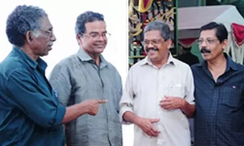 മാധുര്യമേറിയ ആ സൗഹാര്ദ്ദക്കൂട്ടില് നിന്ന് അപ്പുക്കുട്ടന് മാഷും വിടവാങ്ങി മാധുര്യമേറിയ ആ സൗഹാര്ദ്ദക്കൂട്ടില് നിന്ന് അപ്പുക്കുട്ടന് മാഷും വിടവാങ്ങി