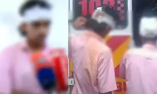 മലപ്പുറത്ത് സ്കൂളില് വിദ്യാര്ഥികള് തമ്മില് സംഘര്ഷം; 3 പേര്ക്ക് കുത്തേറ്റു മലപ്പുറത്ത് സ്കൂളില് വിദ്യാര്ഥികള് തമ്മില് സംഘര്ഷം; 3 പേര്ക്ക് കുത്തേറ്റു