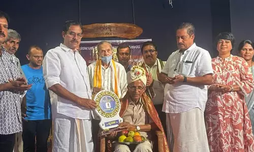 ഗോവിന്ദ പൈ ജന്മദിനാഘോഷവും അവാര്ഡ് സമര്പ്പണവും നടത്തി ഗോവിന്ദ പൈ ജന്മദിനാഘോഷവും അവാര്ഡ് സമര്പ്പണവും നടത്തി