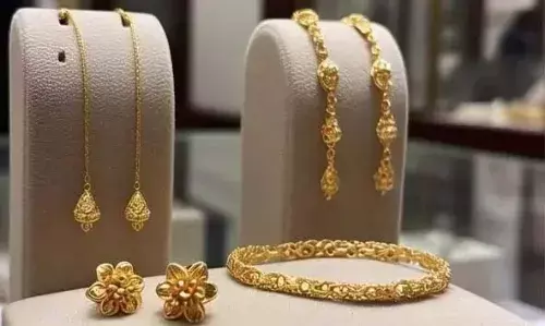 GOLD | ഏതാനും ദിവസത്തെ ഇടവേളയ്ക്ക് ശേഷം സ്വര്ണത്തിന് നേരിയ കുതിപ്പ്; പവന് 65560 രൂപ GOLD | ഏതാനും ദിവസത്തെ ഇടവേളയ്ക്ക് ശേഷം സ്വര്ണത്തിന് നേരിയ കുതിപ്പ്; പവന് 65560 രൂപ