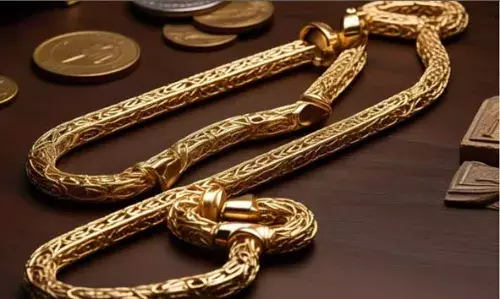 GOLD RATE | സംസ്ഥാനത്ത് റെക്കോര്ഡ് കടന്ന് സ്വര്ണവില; 3 ദിവസത്തിനിടെ 1240 രൂപയുടെ വര്ധനവ്; പവന് 66720 GOLD RATE | സംസ്ഥാനത്ത് റെക്കോര്ഡ് കടന്ന് സ്വര്ണവില; 3 ദിവസത്തിനിടെ 1240 രൂപയുടെ വര്ധനവ്; പവന് 66720