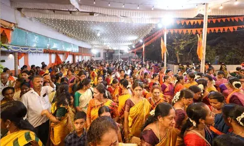 TEMPLE FEST | മധൂര് ക്ഷേത്ര ബ്രഹ്മകലശോത്സവത്തിന് തിരക്കേറി; ആദ്യ ദിനം തന്നെ എത്തിയത് ആയിരങ്ങള് TEMPLE FEST | മധൂര് ക്ഷേത്ര ബ്രഹ്മകലശോത്സവത്തിന് തിരക്കേറി; ആദ്യ ദിനം തന്നെ എത്തിയത് ആയിരങ്ങള്