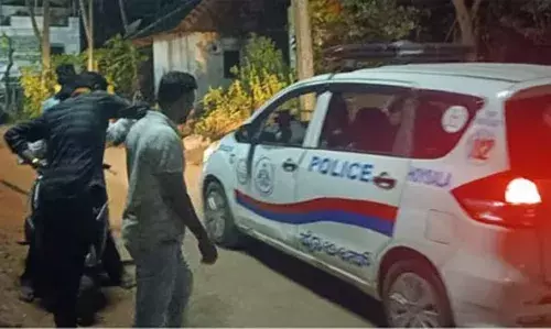 HUMAN BONES | ഉള്ളാളില് പ്ലാസ്റ്റിക് കവറില് പൊതിഞ്ഞ നിലയില് മനുഷ്യന്റെ അസ്ഥികള് കണ്ടെത്തി; അന്വേഷണം ആരംഭിച്ച് പൊലീസ് HUMAN BONES | ഉള്ളാളില് പ്ലാസ്റ്റിക് കവറില് പൊതിഞ്ഞ നിലയില് മനുഷ്യന്റെ അസ്ഥികള് കണ്ടെത്തി; അന്വേഷണം ആരംഭിച്ച് പൊലീസ്