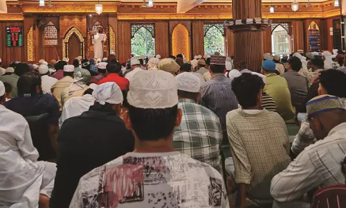 EID UL FITER | വ്രതമെടുത്ത വിശുദ്ധിയുമായി വിശ്വാസികള് ആഹ്ലാദത്തോടെ ഈദുല് ഫിത്വര് ആഘോഷിച്ചു EID UL FITER | വ്രതമെടുത്ത വിശുദ്ധിയുമായി വിശ്വാസികള് ആഹ്ലാദത്തോടെ ഈദുല് ഫിത്വര് ആഘോഷിച്ചു