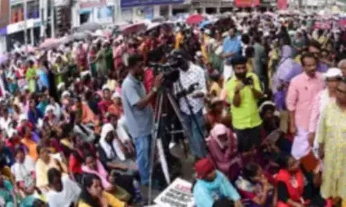 MEETING | സെക്രട്ടറിയേറ്റിന് മുന്നില്‍ സമരം ചെയ്യുന്ന ആശാവര്‍ക്കര്‍മാരെ ചര്‍ച്ചയ്ക്ക് വിളിച്ച് വീണാ ജോര്‍ജ്