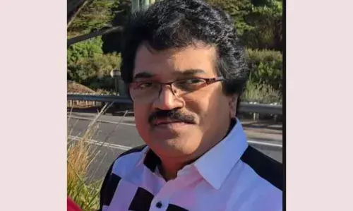 FINED | കൊച്ചി കായലിലേക്ക് വീട്ടില് നിന്നും മാലിന്യപ്പൊതി എറിഞ്ഞു; ദൃശ്യങ്ങള് പകര്ത്തി വിനോദ സഞ്ചാരി; ഗായകന് എം ജി ശ്രീകുമാറിന് 25,000 രൂപയുടെ പിഴ FINED | കൊച്ചി കായലിലേക്ക് വീട്ടില് നിന്നും മാലിന്യപ്പൊതി എറിഞ്ഞു; ദൃശ്യങ്ങള് പകര്ത്തി വിനോദ സഞ്ചാരി; ഗായകന് എം ജി ശ്രീകുമാറിന് 25,000 രൂപയുടെ പിഴ