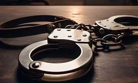 Arrest | സ്‌കൂള്‍ വിദ്യാര്‍ത്ഥിനിയുടെ നഗ് ന ദൃശ്യങ്ങള്‍ പകര്‍ത്തി 2 വര്‍ഷത്തോളം ലൈംഗിക പീഡനം: 18കാരന്‍ അറസ്റ്റില്‍