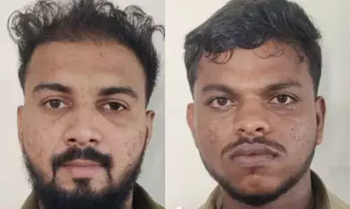 ARREST | മണിപ്പാലില് ബസ് ജീവനക്കാര് സ്റ്റീല് വടി കൊണ്ട് സംഘട്ടനം നടത്തുന്ന ദൃശ്യം വൈറല്; രണ്ട് കണ്ടക്ടര്മാര് അറസ്റ്റില് ARREST | മണിപ്പാലില് ബസ് ജീവനക്കാര് സ്റ്റീല് വടി കൊണ്ട് സംഘട്ടനം നടത്തുന്ന ദൃശ്യം വൈറല്; രണ്ട് കണ്ടക്ടര്മാര് അറസ്റ്റില്